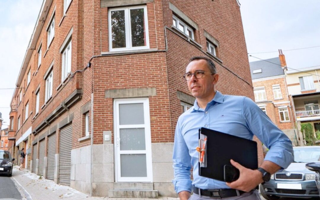 Vendre seul ou passer par un agent immobilier : que choisir ?